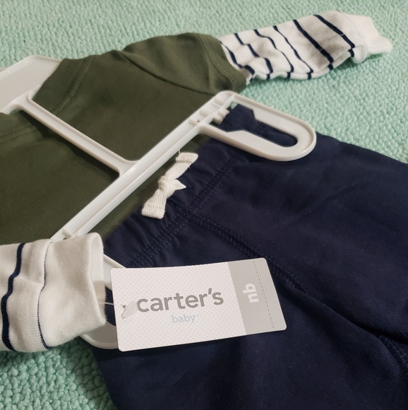 Carter's Newborn 2 Piece set - Picture 4 of 4